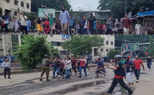 নিস্তব্ধ শাহবাগ যেভাবে দখলে নেয় ছাত্র-জনতা: ৫ আগস্টের বিস্ফোরক মুহূর্ত