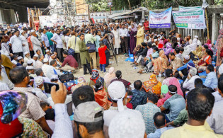 আন্দোলন করতে ঢাকায় নামছে ৬৪ জেলার শিক্ষকরা, দাবি না মানলে ক্লাস বর্জন