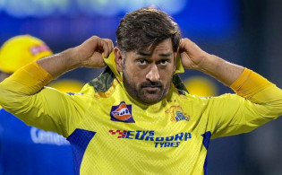 ধোনির বিকল্প ক্রিকেটারের নাম ঘোষণা