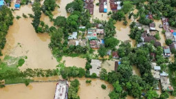 ৭২ ঘণ্টায় ভয়াবহ বন্যায় প্লাবিত হতে পারে ২০ জেলা