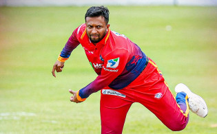 প্রথম বা হাতি বোলার হিসেবে টি-২০ ক্রিকেটে ইতিহাস গড়ছেন সাকিব