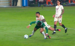 ইউনিভার্সিতারিও vs পালমেইরাস ম্যাচ : প্রথমার্ধেই বিধ্বংসী ৩ গোল