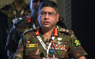 দেশের রাজনীতিতে নতুন মোড়: সেনাপ্রধানের আশঙ্কা কি সত্যি হতে চলেছে