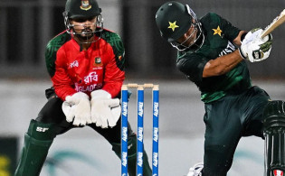 আজকের খেলার সূচি: লিডস বনাম এভারটন ও লা লিগা ম্যাচের রোমাঞ্চ