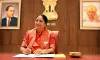 দিল্লির মুখ্যমন্ত্রীকে বাসভবনে গিয়ে প্রকাশ্যে চড়! তোলপাড় রাজধানী