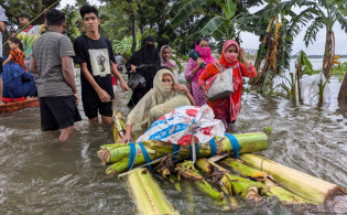 ব্রেকিং নিউজ : ১০ জেলায় ভয়াবহ বন্যার আশঙ্কা
