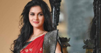 মাঝরাতে সুখবর দিলেন মিথিলা