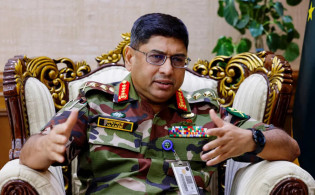 অবশেষে স্বপ্নপূরণ: প্রশংসার জোয়ারে সেনাপ্রধান ওয়াকার-উজ-জামান