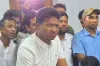 ঢাবি উপাচার্যকে টেবিল চাপিয়ে কড়া সতর্কবার্তা দিলেন ছাত্রদল সভাপতি