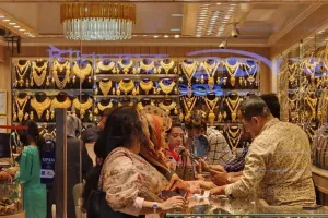 একলাফে কমে গেলো সোনার দাম : জেনেনিন আজকের ২২ ক্যারেট স্বর্ণের দাম