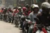 জ্বালানি বিক্রিতে নতুন নিয়ম: মোটরসাইকেলে একবারে যত লিটার তেল পাবে