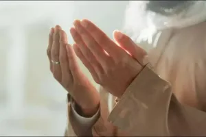 আল্লাহর রহমত ও বরকত পাওয়ার সহজ একটি দোয়া